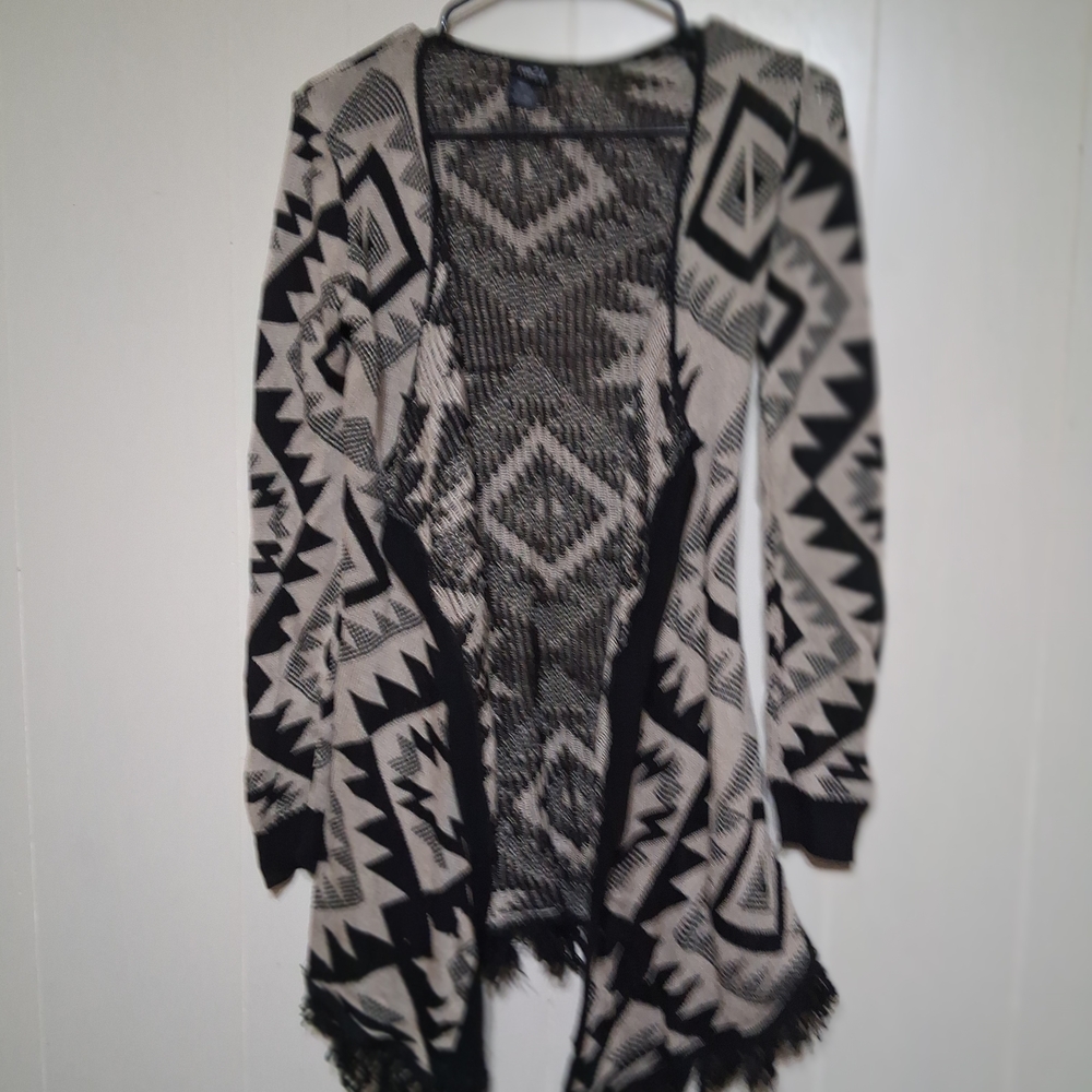 Rue21 Black and Cream Geometric Cardigan